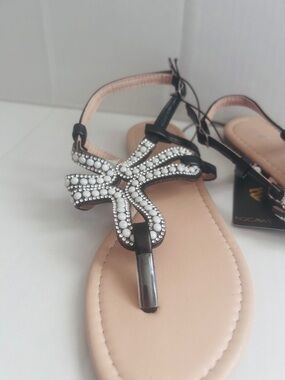 Rocawear Pink and Black Crystal Bow Thong Sandals girls